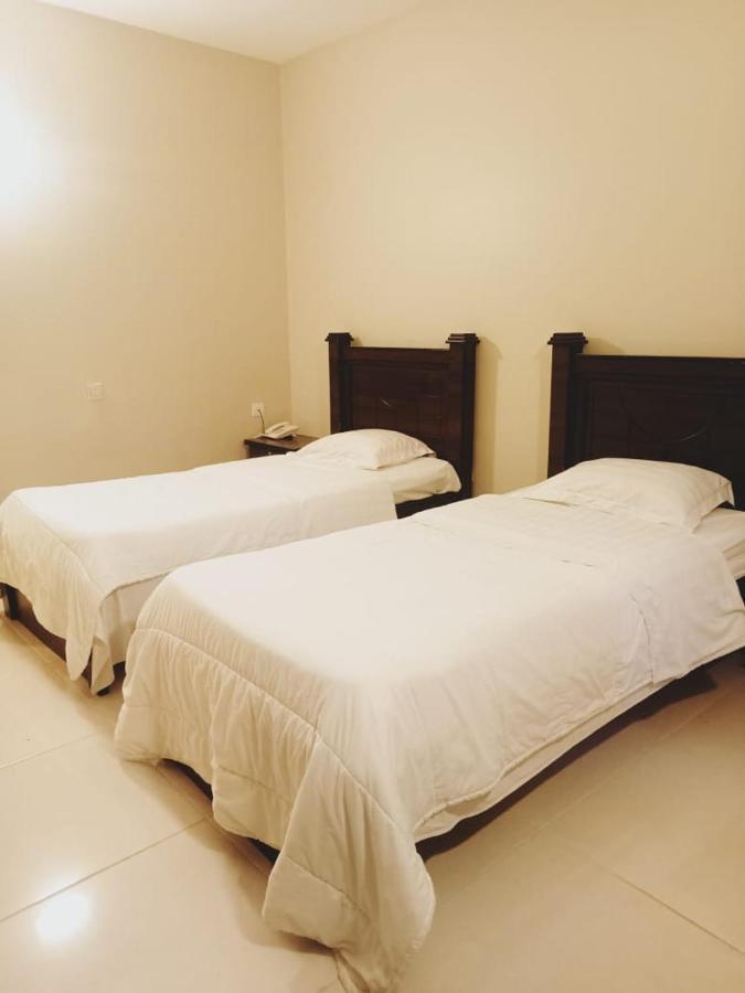 Aliqbal Hotel Ал Хубар Екстериор снимка
