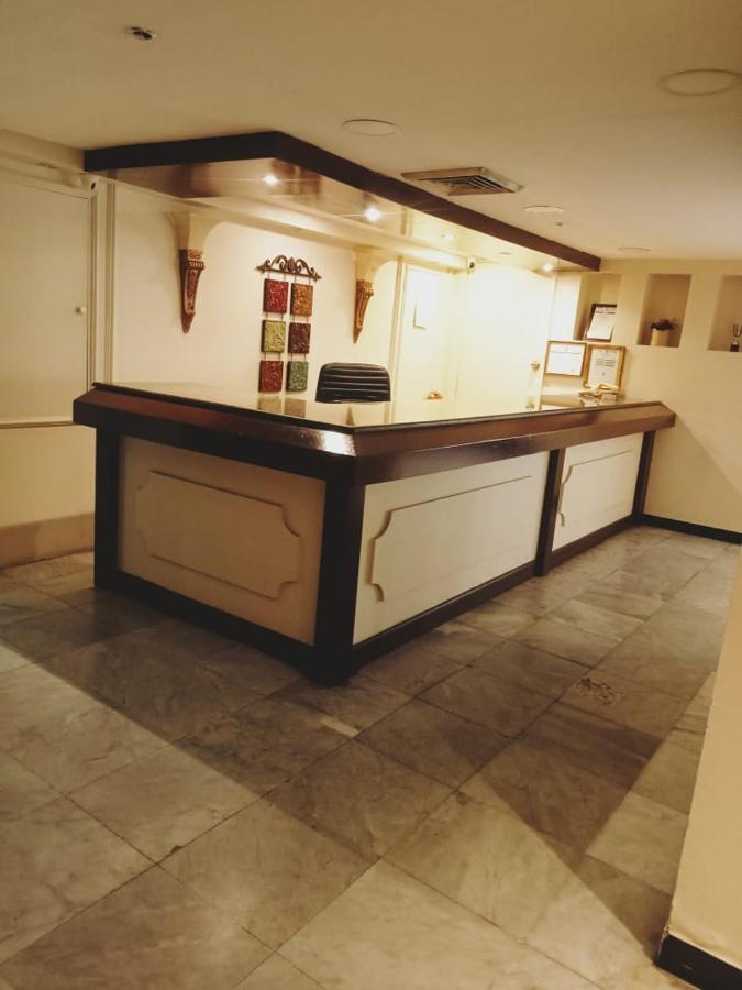 Aliqbal Hotel Ал Хубар Екстериор снимка