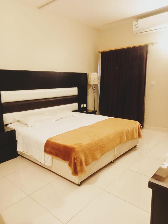 Aliqbal Hotel Ал Хубар Екстериор снимка