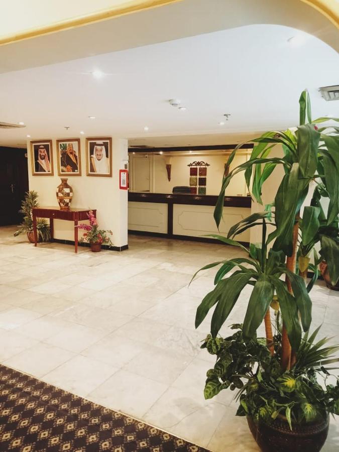 Aliqbal Hotel Ал Хубар Екстериор снимка